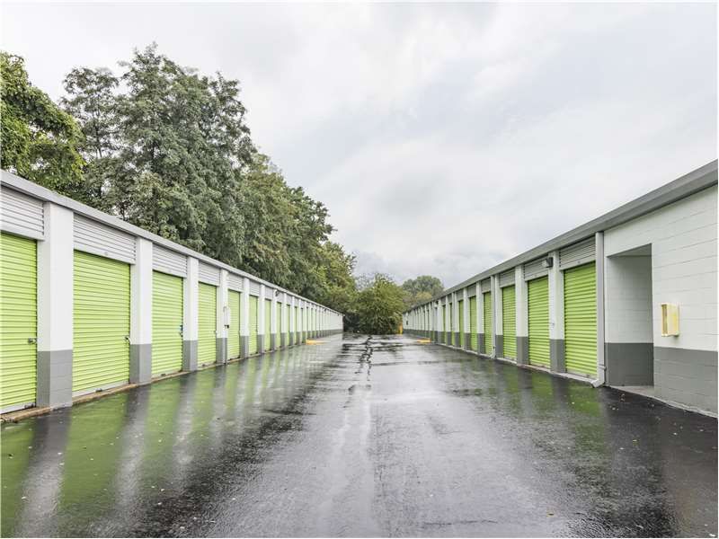Extra Space Storage  11850 Parklawn Dr in Rockville, MD