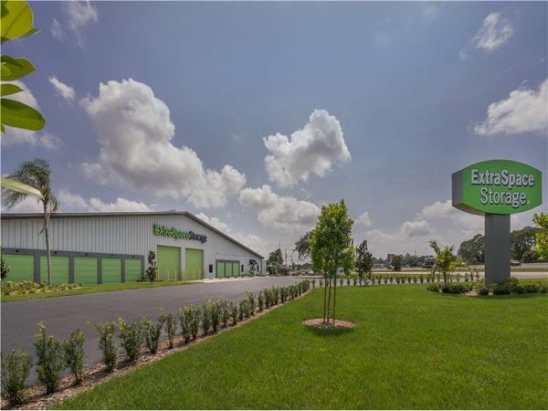 Extra Space Storage facility at 2950 Gandy Blvd - St Petersburg, FL