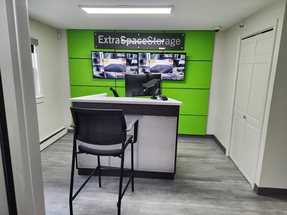 Extra Space Storage in Nashua, NH  120 Spit Brook Rd 3