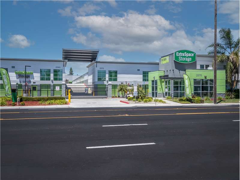 Extra Space Storage  2576 Scott Blvd in Santa Clara, CA