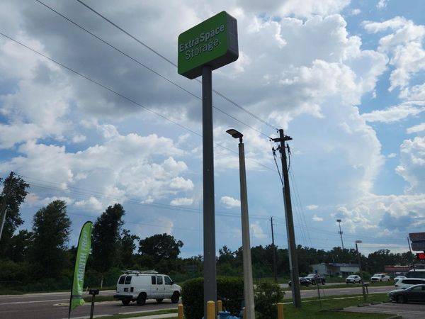 Extra Space Storage facility at 311 W Dr Martin Luther King Jr Blvd - Seffner, FL