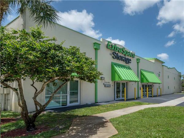 Extra Space Storage facility at 1201 N Flagler Dr - Fort Lauderdale, FL