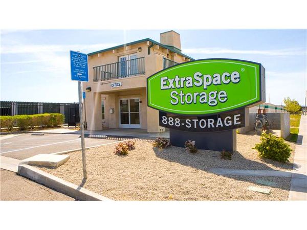 Extra Space Storage facility at 1722 W Ave J8 - Lancaster, CA