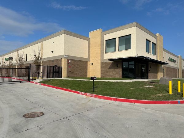 Extra Space Storage facility at 6335 Custer Rd - Frisco, TX