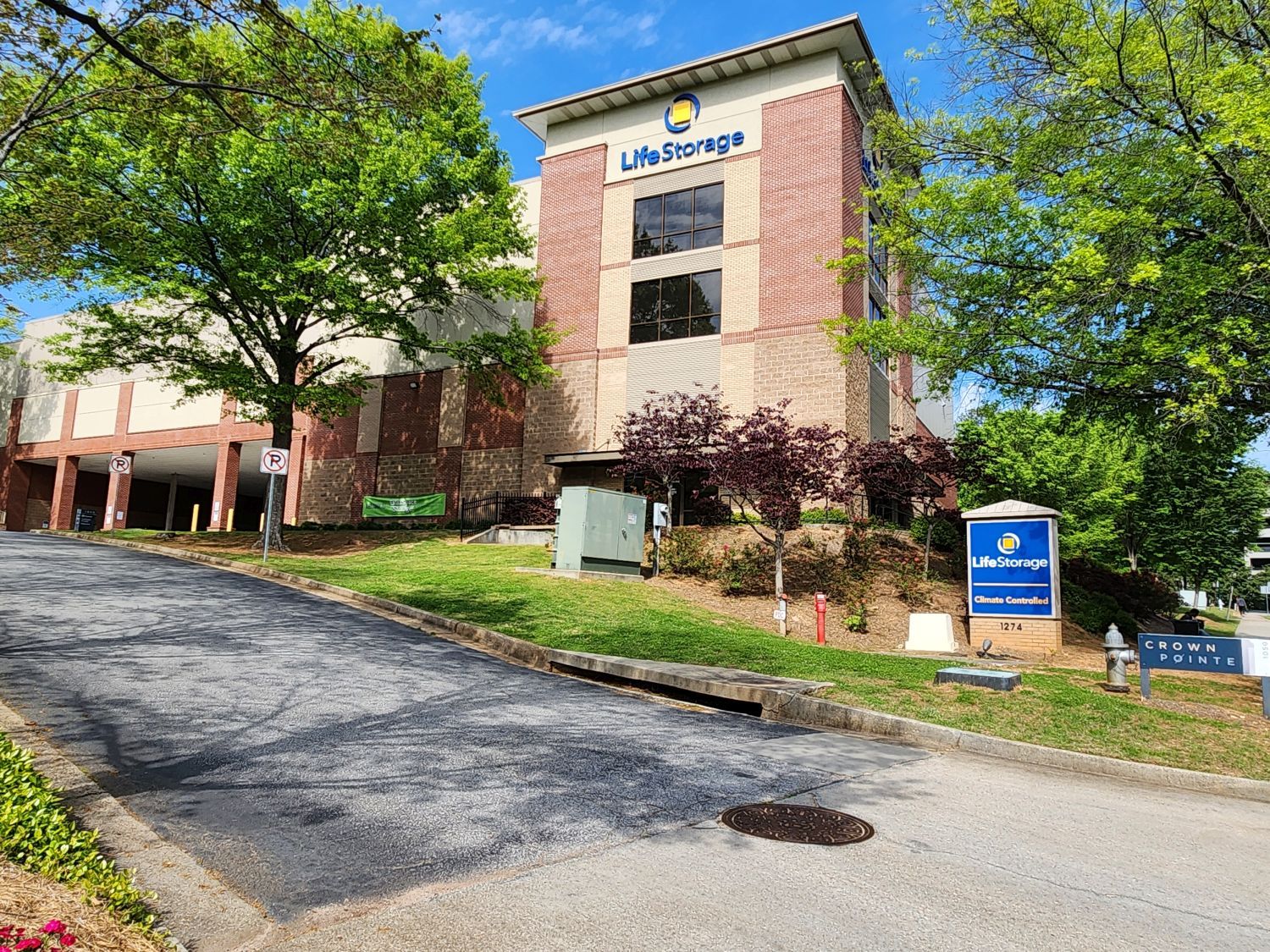 Extra Space Storage  1274 Crown Pointe Pkwy in Atlanta, GA