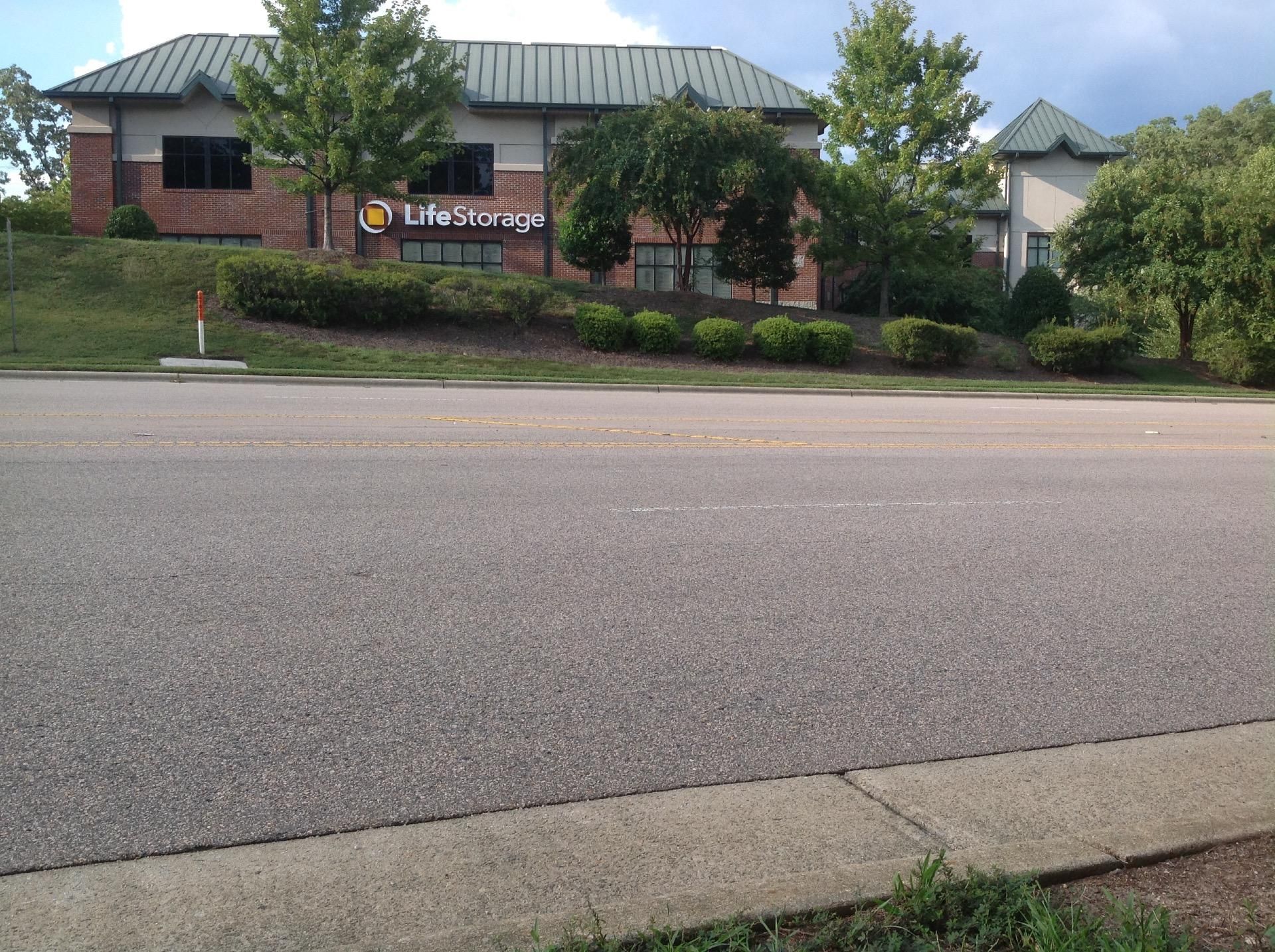 Extra Space Storage  5738 Dillard Dr in Cary, NC