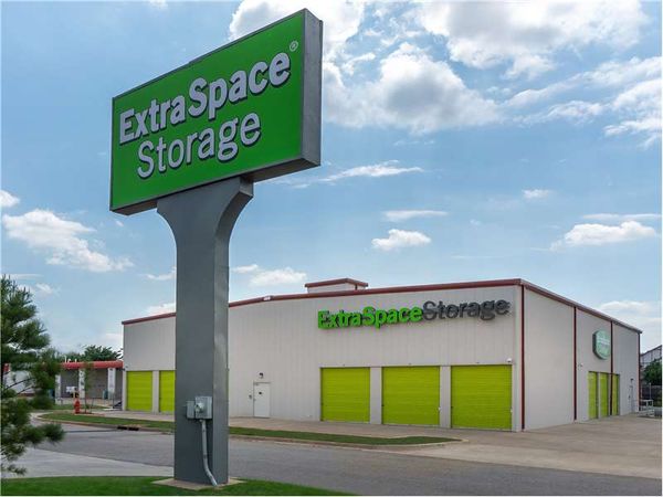Extra Space Storage facility at 7124 NW 122nd St - Oklahoma City, OK