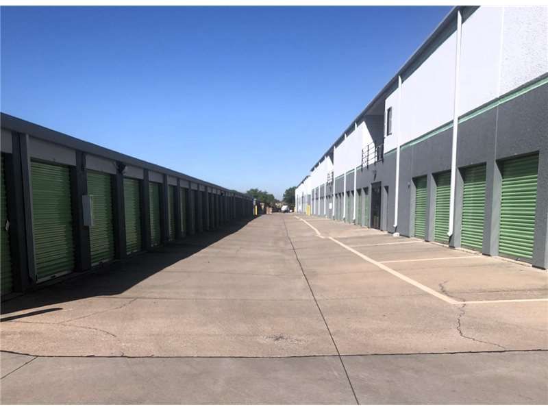 Extra Space Storage  19383 Preston Rd in Dallas, TX