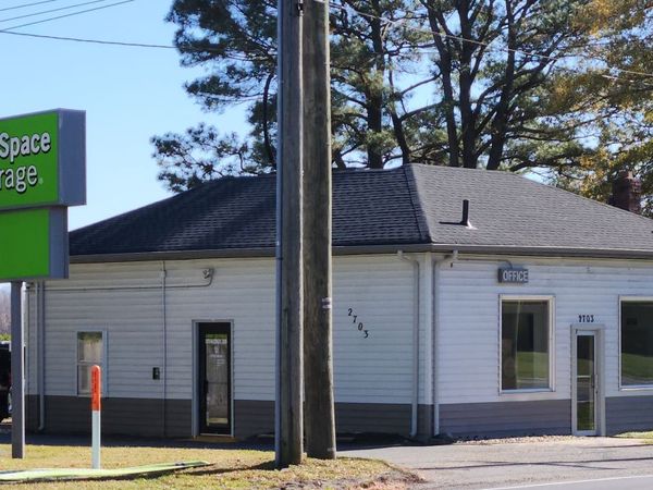 Extra Space Storage facility at 2703 Battlefield Blvd S - Chesapeake, VA