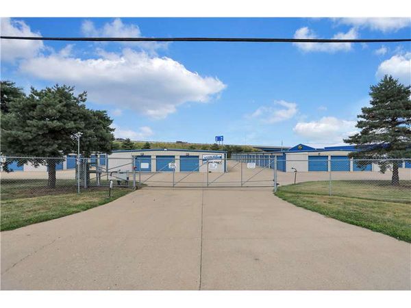 Extra Space Storage facility at 1039 W Jefferson St - Morton, IL