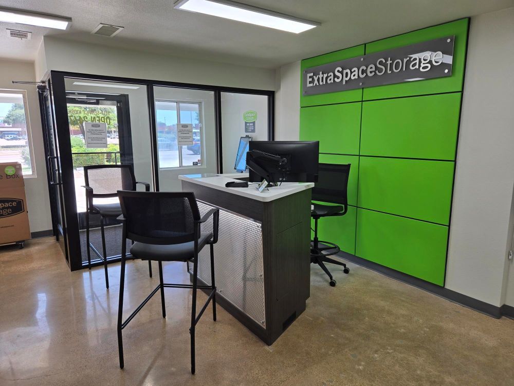 10×20 Self Storage Unit in Dallas, TX 3333 N Buckner Blvd Dallas, Texas 2