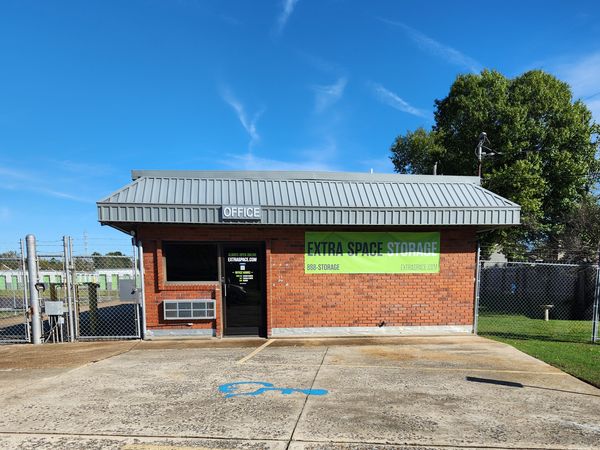 Extra Space Storage facility at 2124 Charles Bryan Rd - Memphis, TN