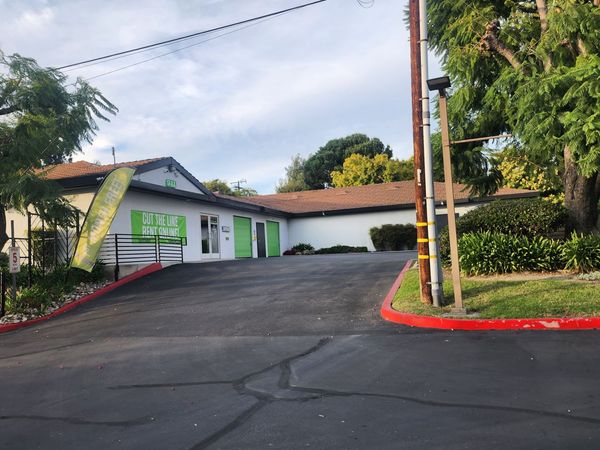 Extra Space Storage facility at 711 S Mills Ave - Claremont, CA