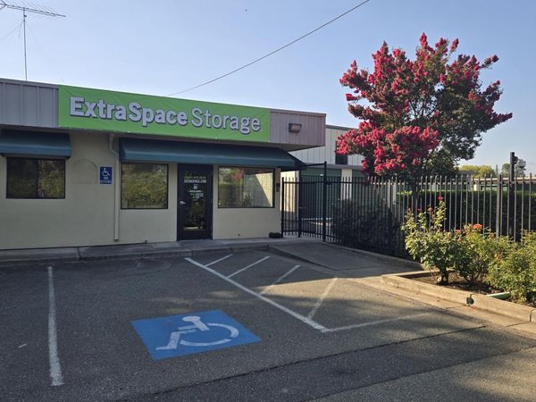 Extra Space Storage facility at 1925 Oak Grove Rd - Walnut Creek, CA
