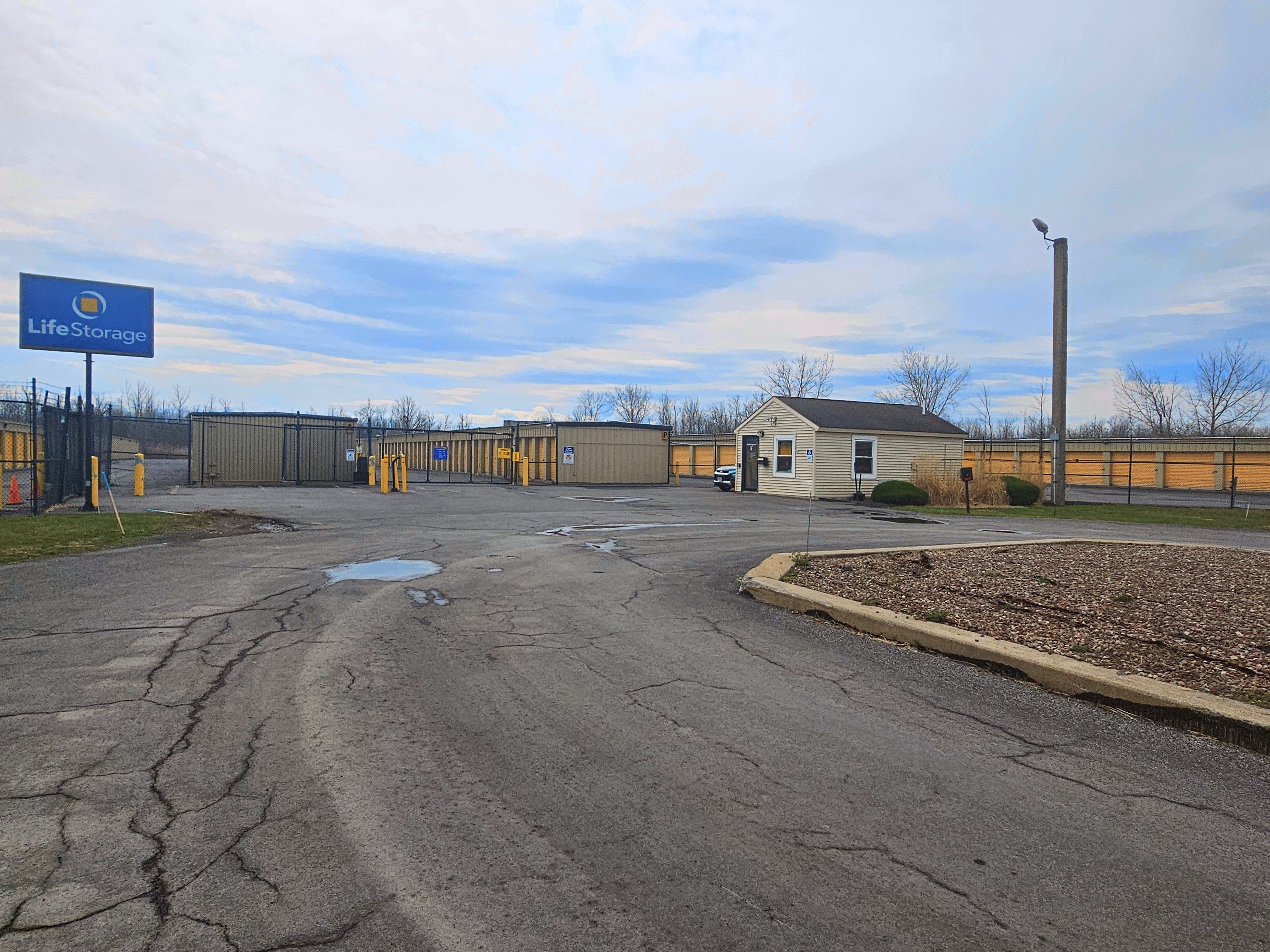 10×5 Self Storage Unit in East Syracuse, NY 6523 Basile Rowe East Syracuse, New York