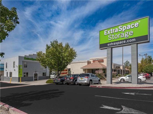 Extra Space Storage facility at 4801 San Mateo Blvd NE - Albuquerque, NM