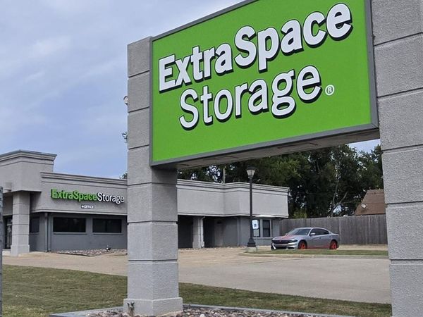 Extra Space Storage facility at 12331 E 11th St - Tulsa, OK