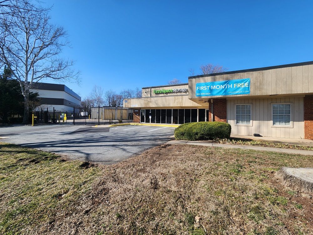 Extra Space Storage  26 W Diamond Ave in Gaithersburg, MD