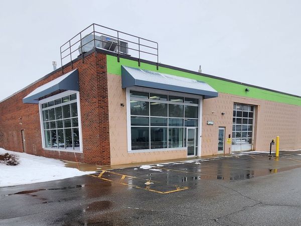 Extra Space Storage facility at 4 Linlew Dr - Derry, NH