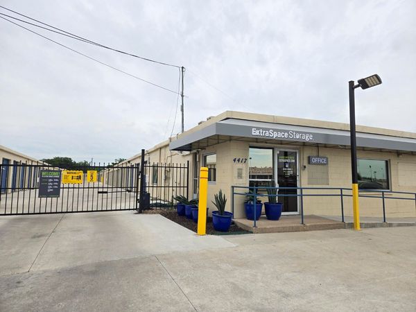 Extra Space Storage facility at 4417 Forest Ln - Garland, TX