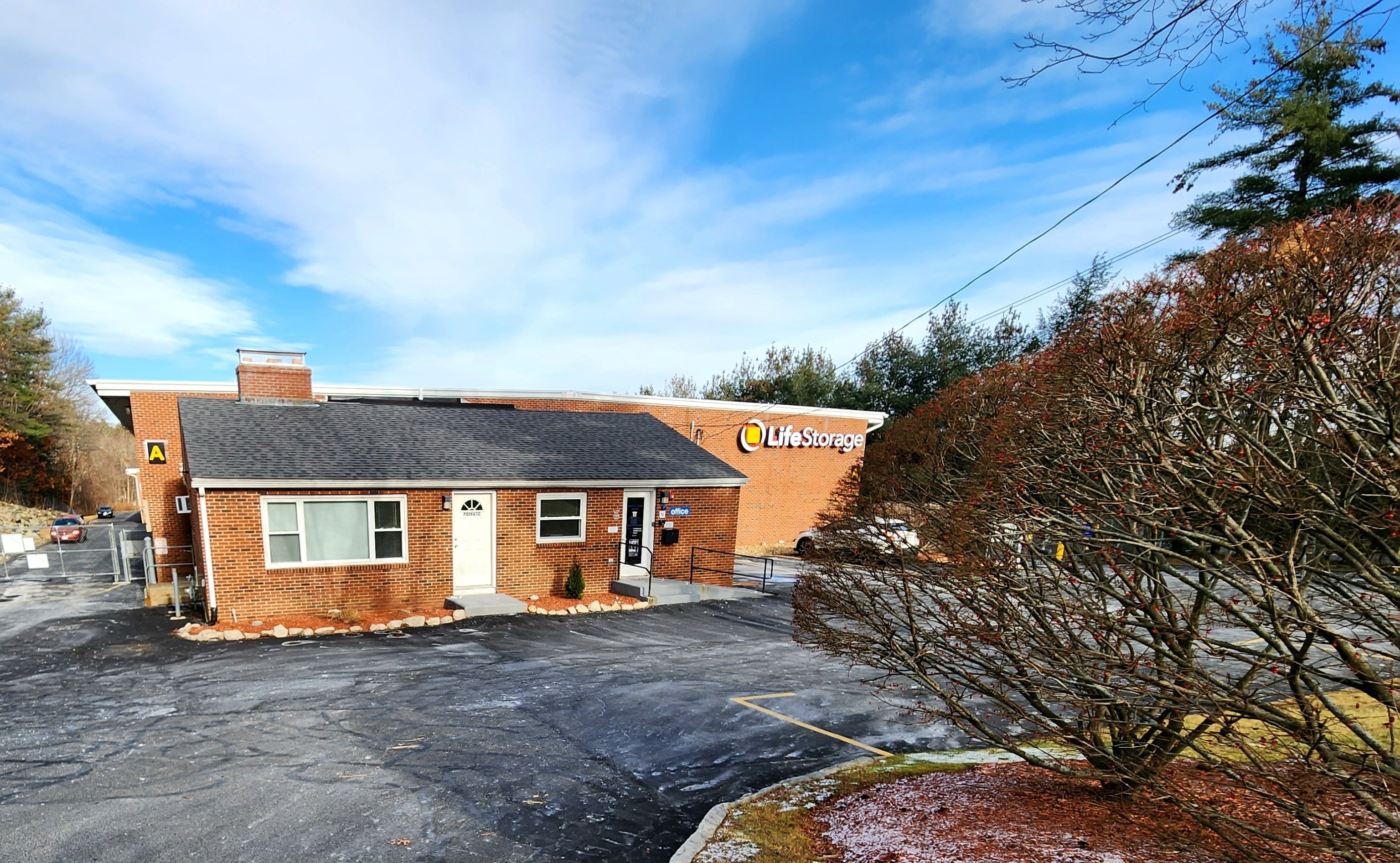 Extra Space Storage  120 Spit Brook Rd in Nashua, NH