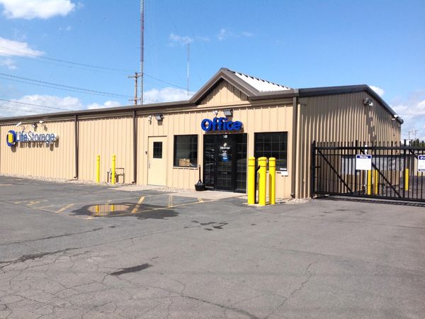 Extra Space Storage facility at 430 Spencer St - Syracuse, NY