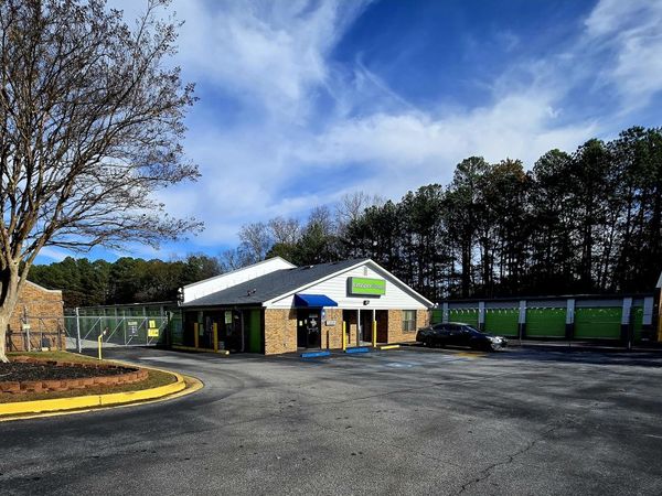 Extra Space Storage facility at 303 Highway 138 SW - Riverdale, GA