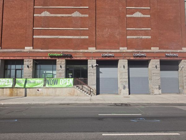 Extra Space Storage facility at 510 N Christopher Columbus Blvd - Philadelphia, PA