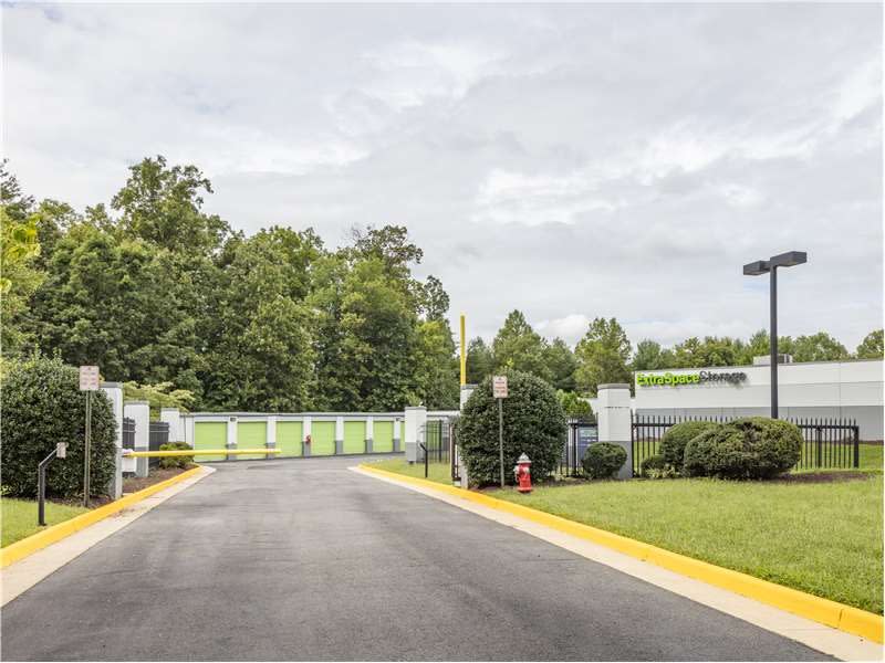 Storage Units in Reston, VA at 12260 Sunrise Valley Dr | Extra Space ...