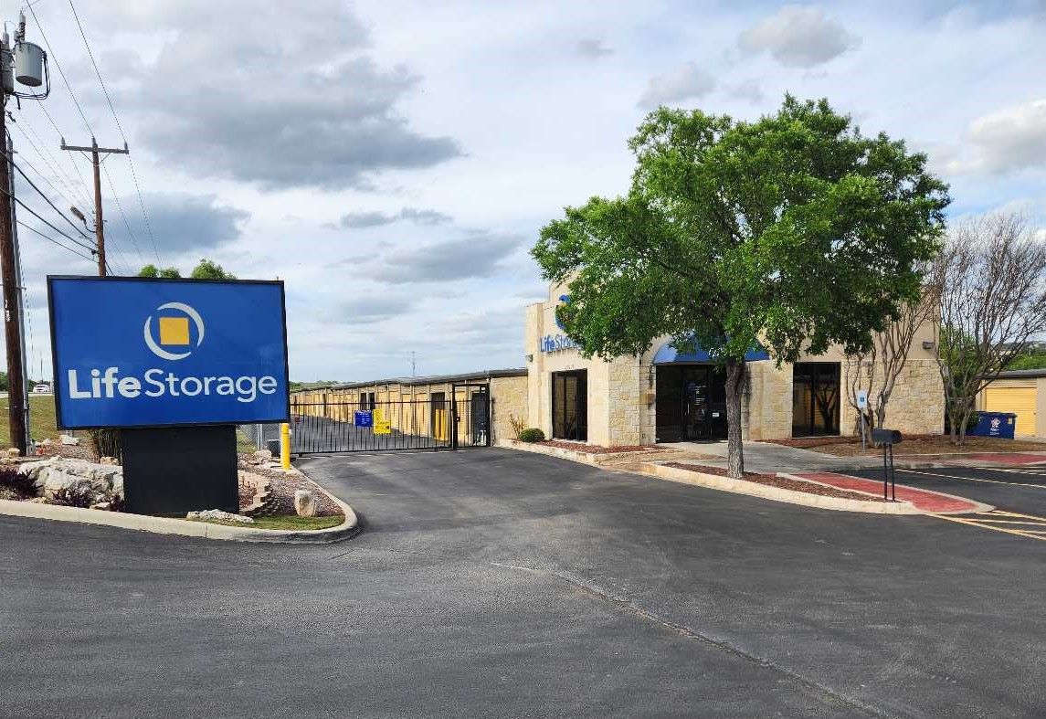 25×10 Self Storage Unit in San Antonio, TX 20202 Blanco Rd San Antonio, Texas