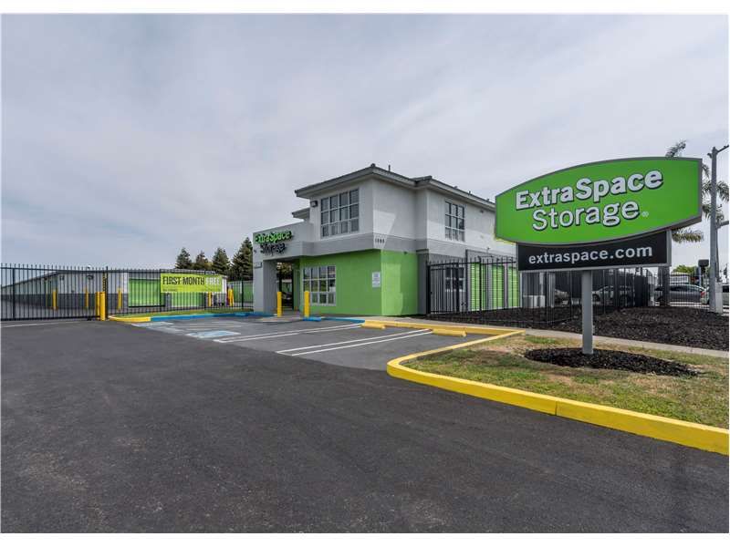 Extra Space Storage  1090 29th Ave in Oakland, CA