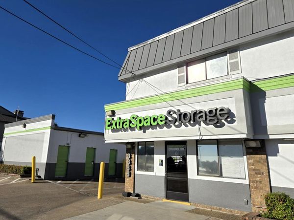Extra Space Storage facility at 3333 N Buckner Blvd - Dallas, TX
