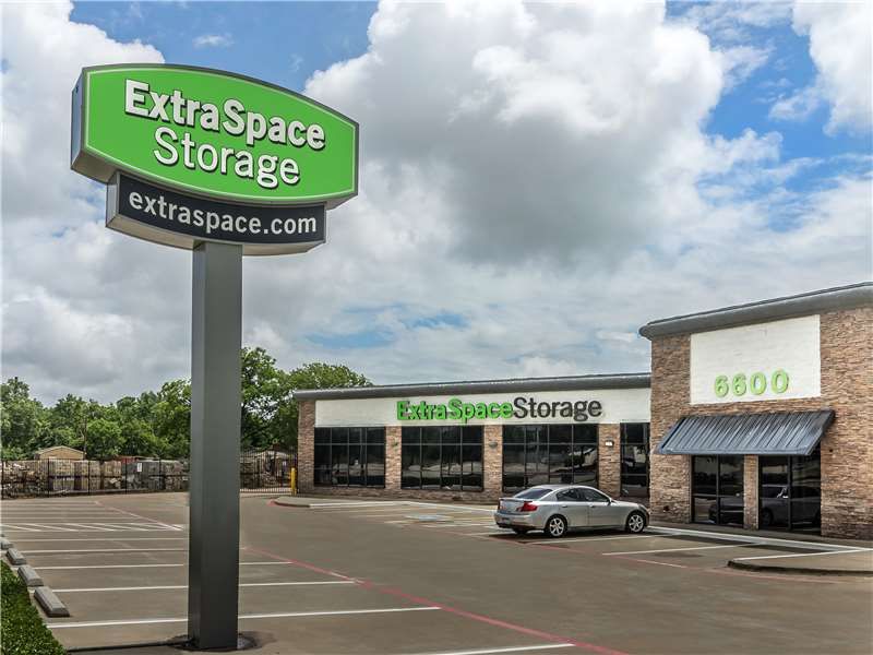 Extra Space Storage  6600 K Ave in Plano, TX