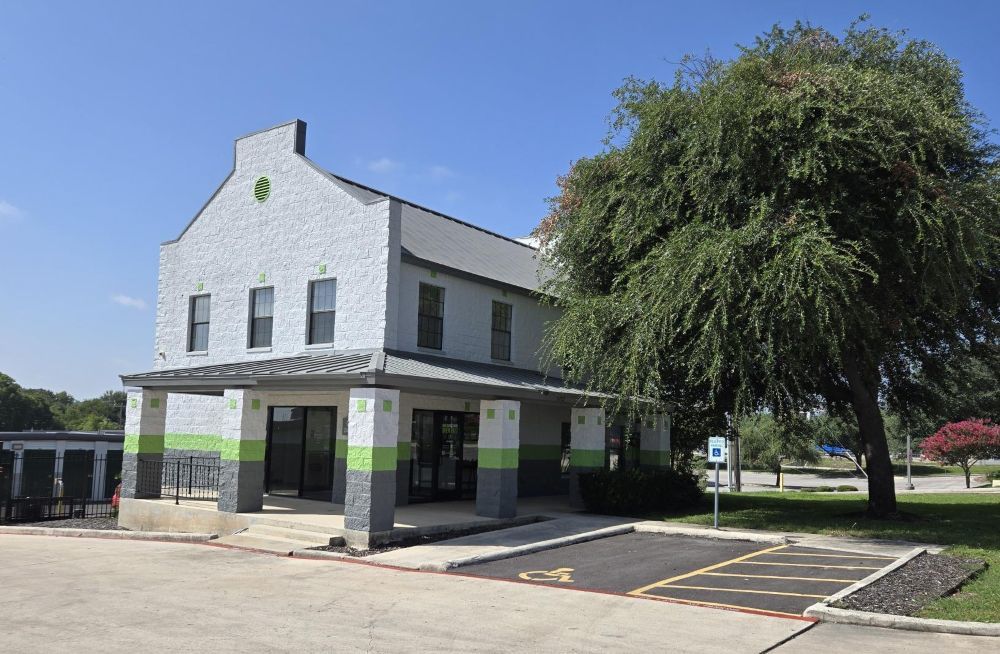 Extra Space Storage in San Antonio, TX 8762 Huebner Rd