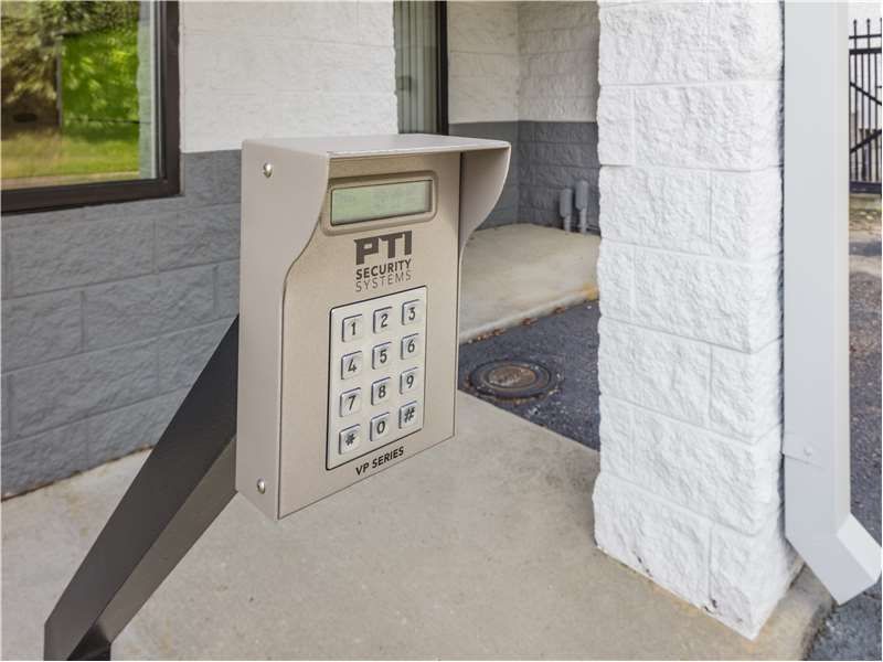 20×8 Parking Lot in Richmond, VA 5202 W Broad St Richmond, Virginia 2