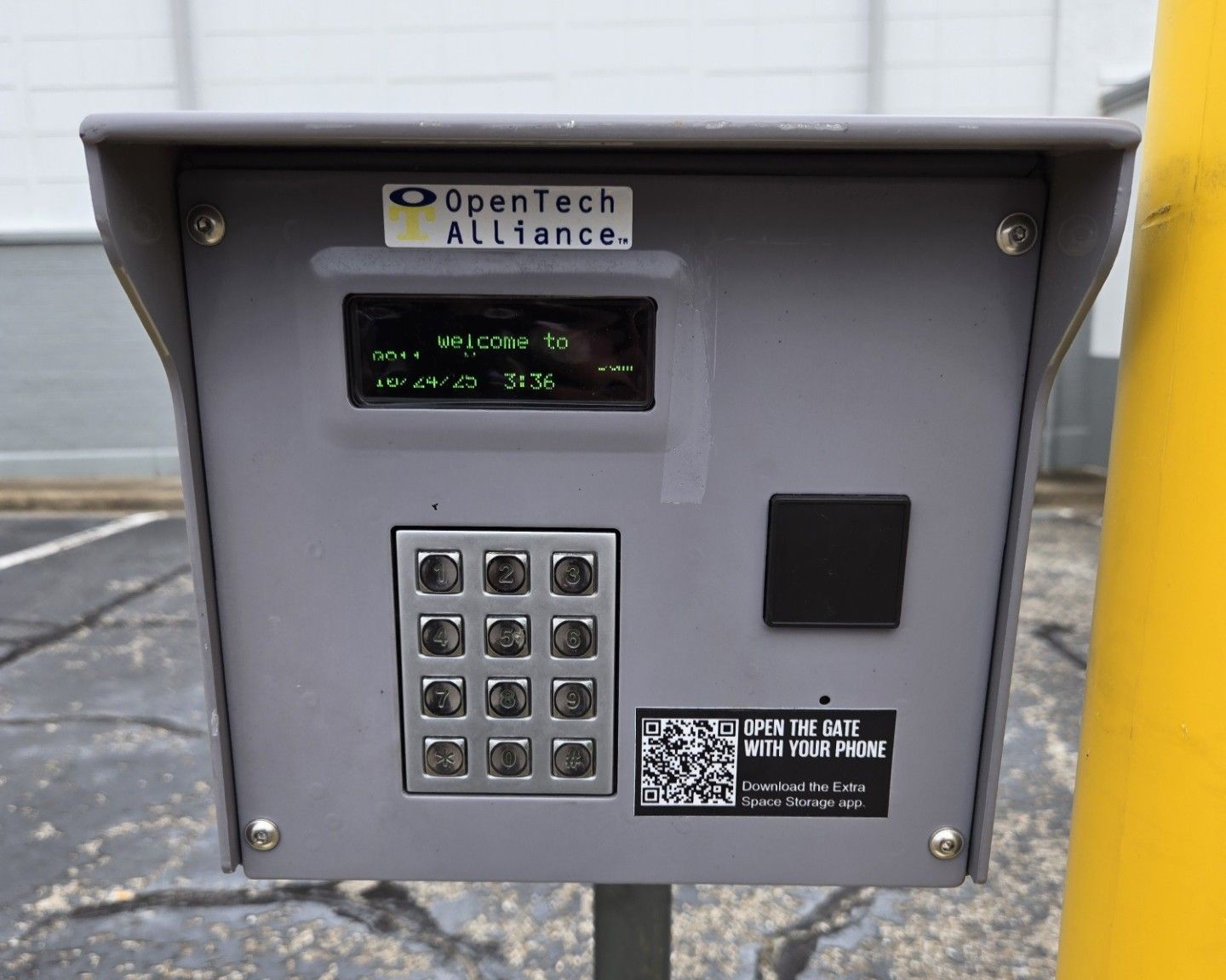 Extra Space Storage  4805 Summer Ave in Memphis, TN