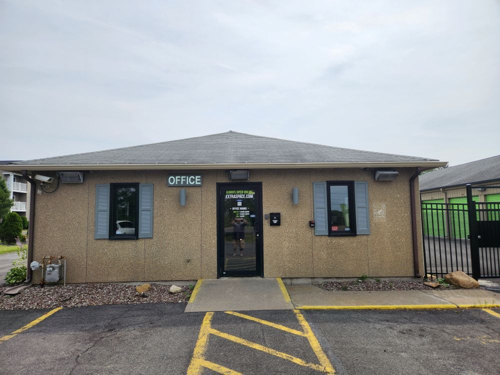 Extra Space Storage  7266 Henry Clay Blvd in Liverpool, NY