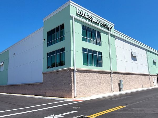 Extra Space Storage facility at 6560 N US Highway 41 - Apollo Beach, FL