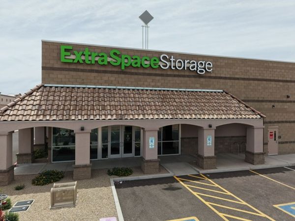 Extra Space Storage facility at 13974 N Reems Rd - Surprise, AZ
