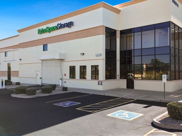 Extra Space Storage facility at 34215 N Black Mountain Pkwy - Cave Creek, AZ