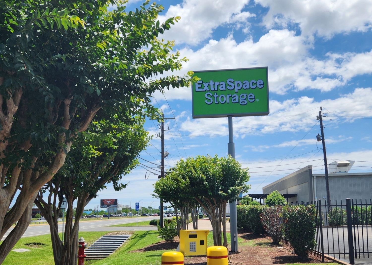 Extra Space Storage  16650 Highway 3 in Webster, TX