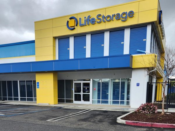 Life Storage facility on 181 Main Ave - Sacramento, CA