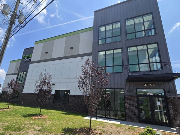 Extra Space Storage facility at 6912 N Tryon St - Charlotte, NC