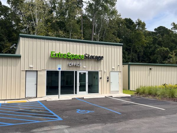 Extra Space Storage facility at 840 Wallace Ackerman Dr - Ladson, SC