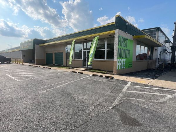 Extra Space Storage facility at 2740 W 79th St - Chicago, IL