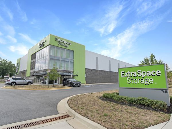 Extra Space Storage facility at 7618 Marlboro Pike - District Heights, MD