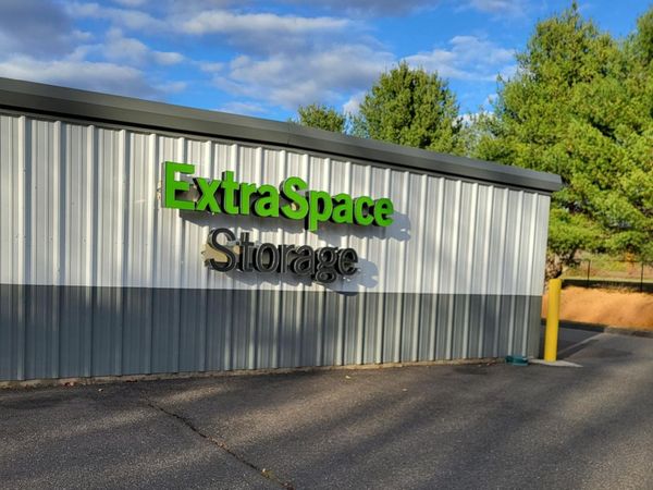 Extra Space Storage facility at 115 North Rd - East Windsor, CT