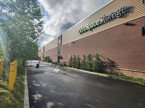 Extra Space Storage facility at 33 Schoolhouse Rd - Milford, CT