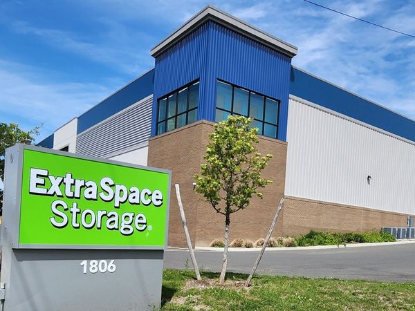 Extra Space Storage facility at 1806 Erie Blvd - Schenectady, NY