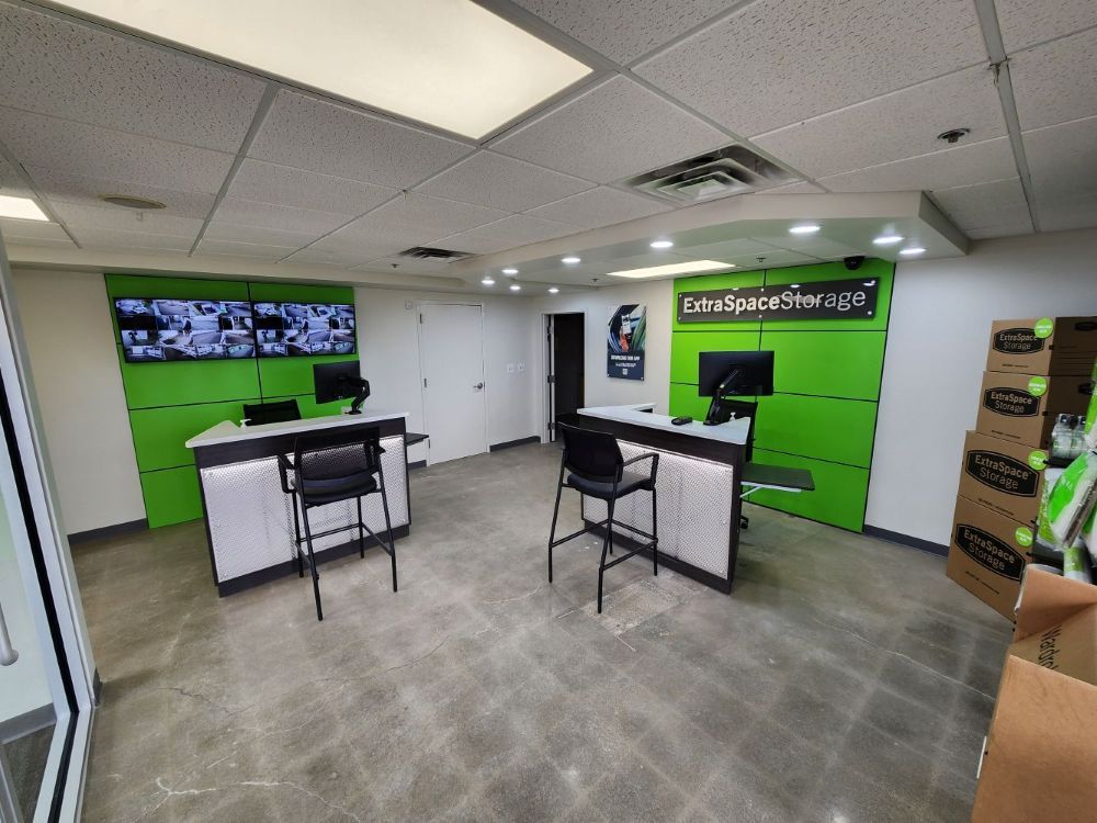 Extra Space Storage in Salem, NH  232 N Broadway 3